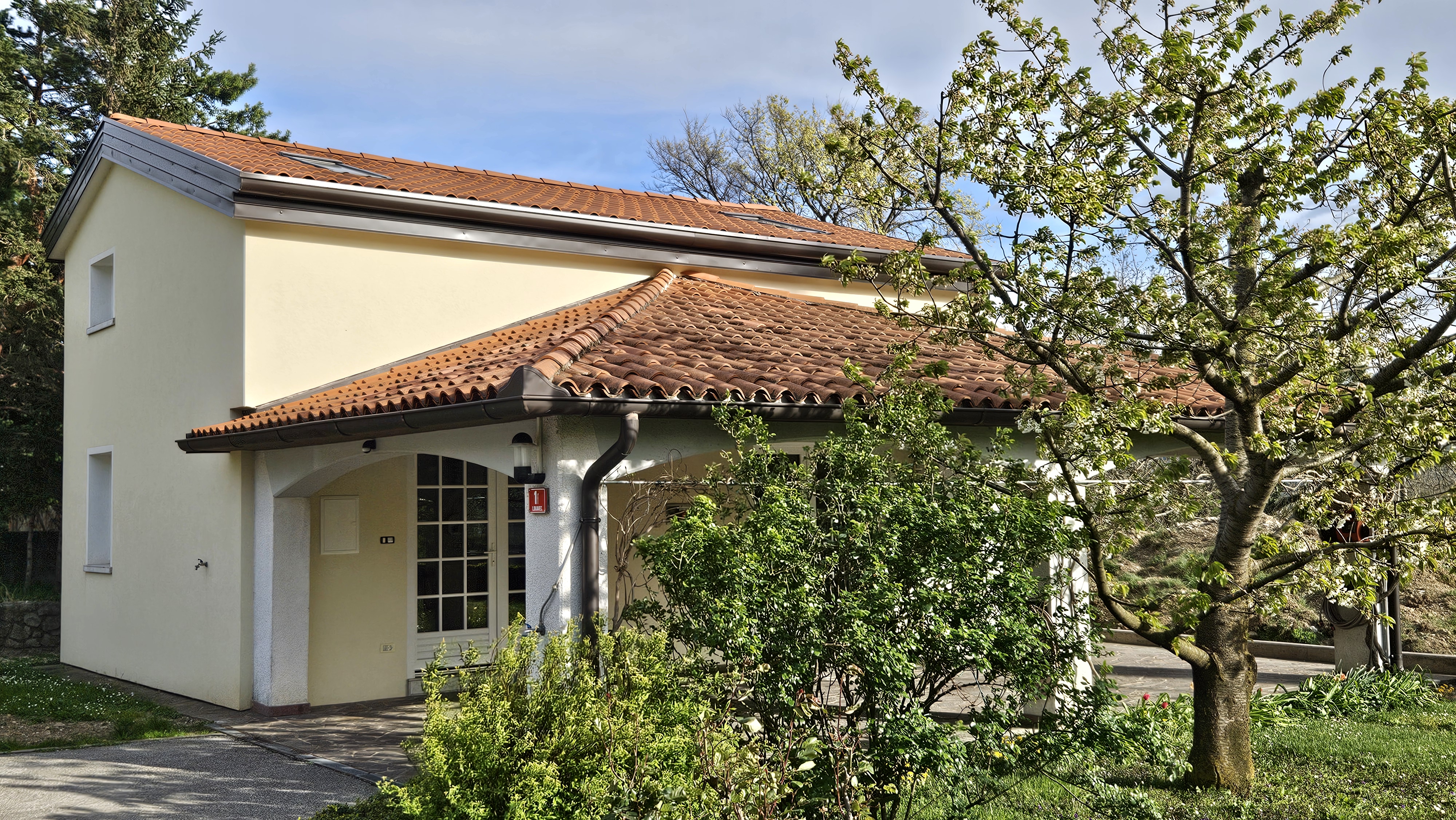 Apartment Kompara outside